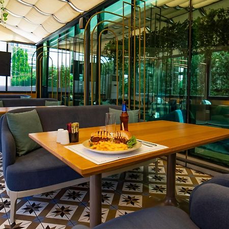 La Quinta By Wyndham Istanbul Gunesli Экстерьер фото Restaurant